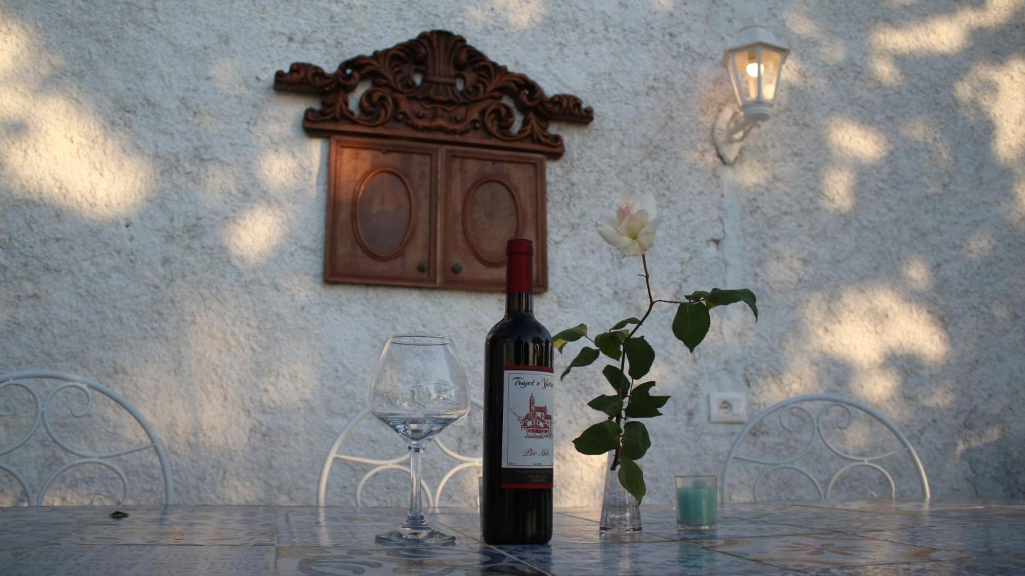 "Per Mik" Cottage In Vineyard Shkodër エクステリア 写真